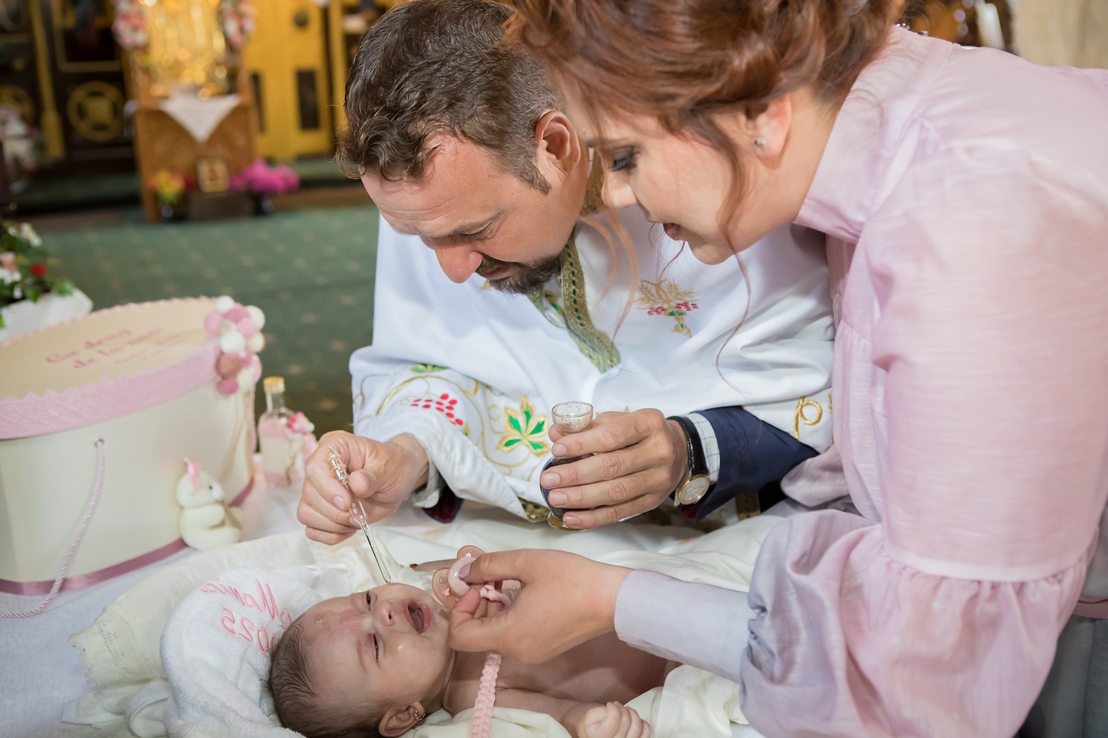 Fotografie de botez – ceremonie sfântă în biserica ortodoxă